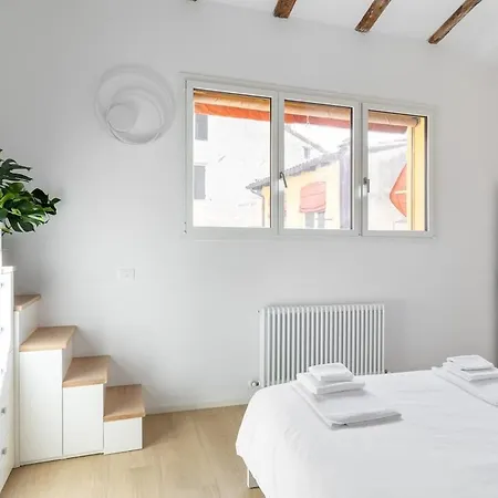 Casa Clavature, Nel Cuore Di ボローニャ